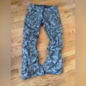 Burton women’s camo snowboard pants